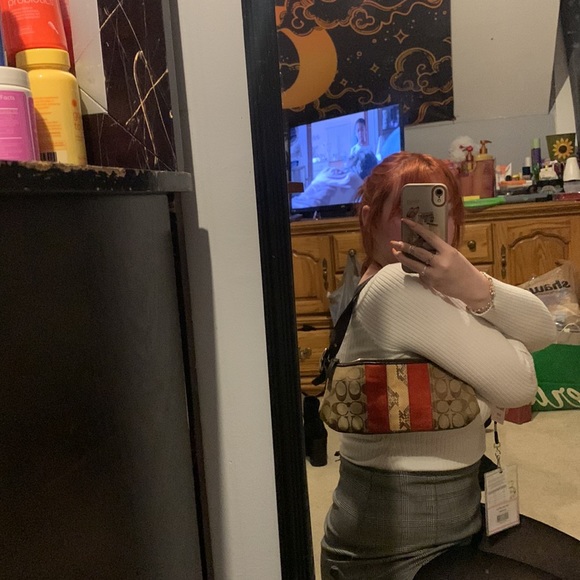 this is a real coach purse, tan with red and snake skin - Picture 7 of 8